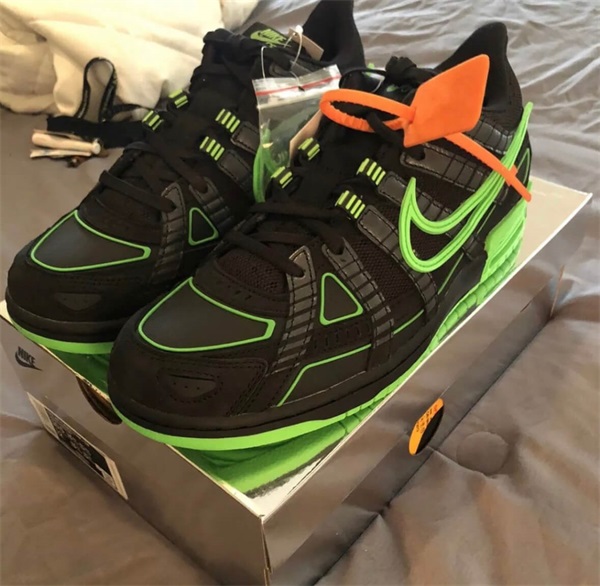 Off-White x Air Rubber Dunk "Green Strike" photo review