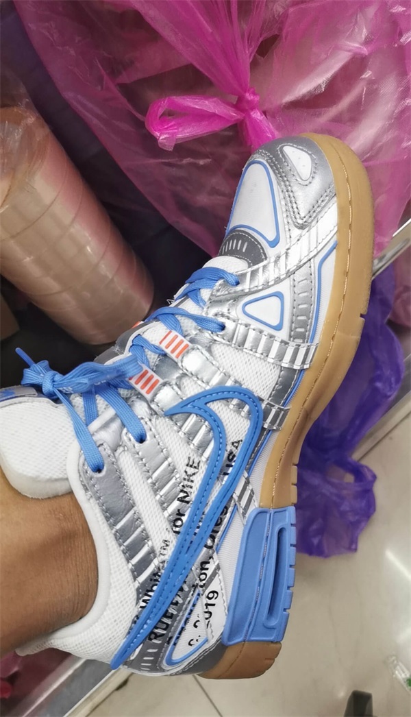 Off-White x Nike Air Rubber Dunk “University Blue” photo review