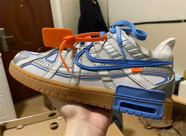 Off-White x Nike Air Rubber Dunk “University Blue” photo review