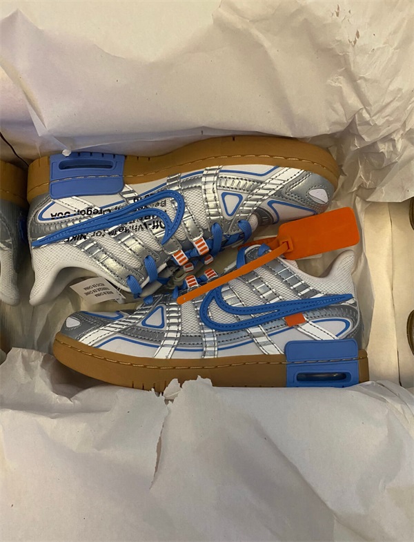 Off-White x Nike Air Rubber Dunk “University Blue” photo review