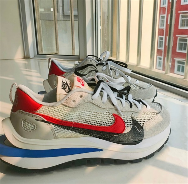 Sacai x Nike VaporWaffle "Sail" photo review