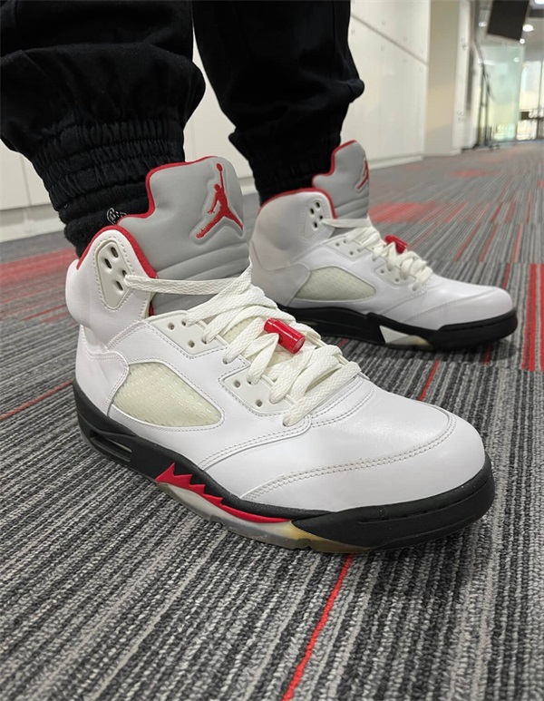 Air Jordan 5 Retro 'Fire Red' 2020 photo review