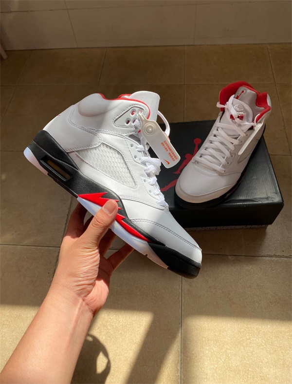 Air Jordan 5 Retro 'Fire Red' 2020 photo review