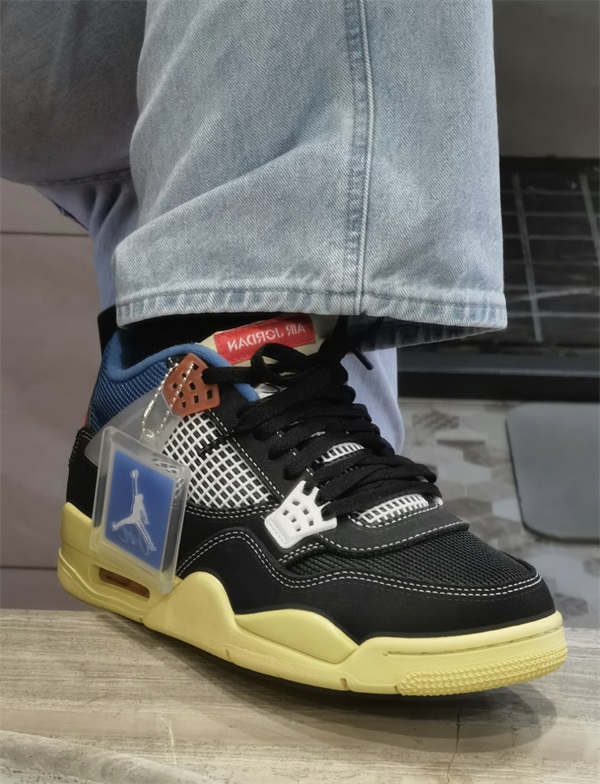 Union x Jordan 4 Retro "Off Noir" photo review