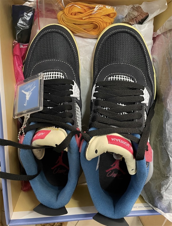 Union x Jordan 4 Retro "Off Noir" photo review