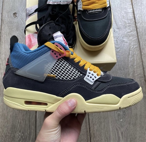 Union x Jordan 4 Retro "Off Noir" photo review