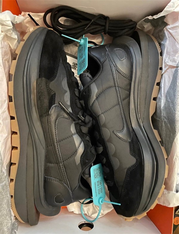 Nike Sacai VaporWaffle "Black Gum" photo review