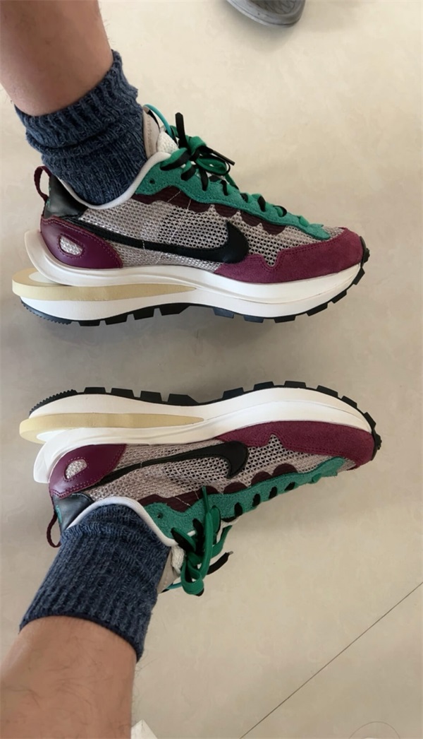 Sacai x Nike VaporWaffle "String Villain Red" photo review