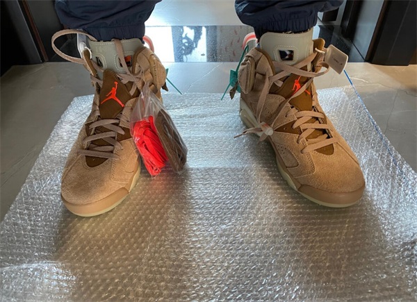 Travis Scott x Air Jordan 6 “British Khaki” photo review