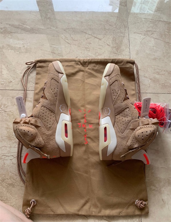 Travis Scott x Air Jordan 6 “British Khaki” photo review