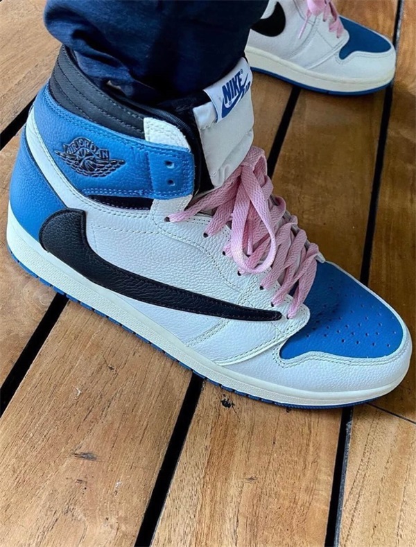 Travis Scott x Fragment x Air Jordan 1 High OG SP “Military Blue” photo review