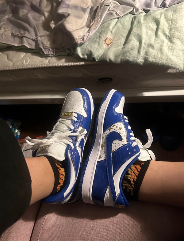 Nik  Dunk Low x  Supreme OG SB QS 'Hyper Royal' photo review