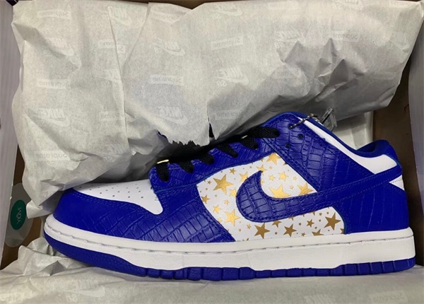 Nik  Dunk Low x  Supreme OG SB QS 'Hyper Royal' photo review