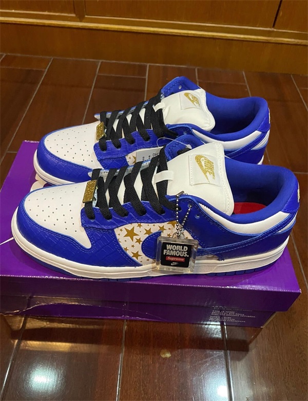 Nik  Dunk Low x  Supreme OG SB QS 'Hyper Royal' photo review