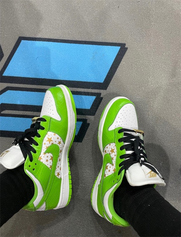 Nike Supreme x Dunk Low OG SB QS 'Mean Green' photo review