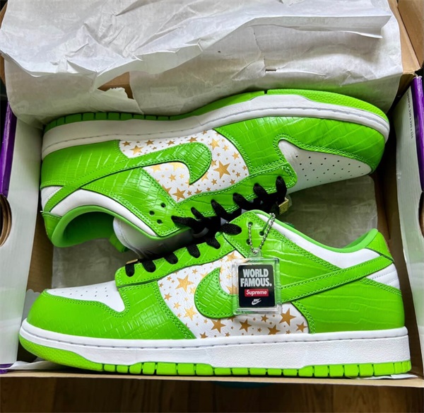 Nike Supreme x Dunk Low OG SB QS 'Mean Green' photo review