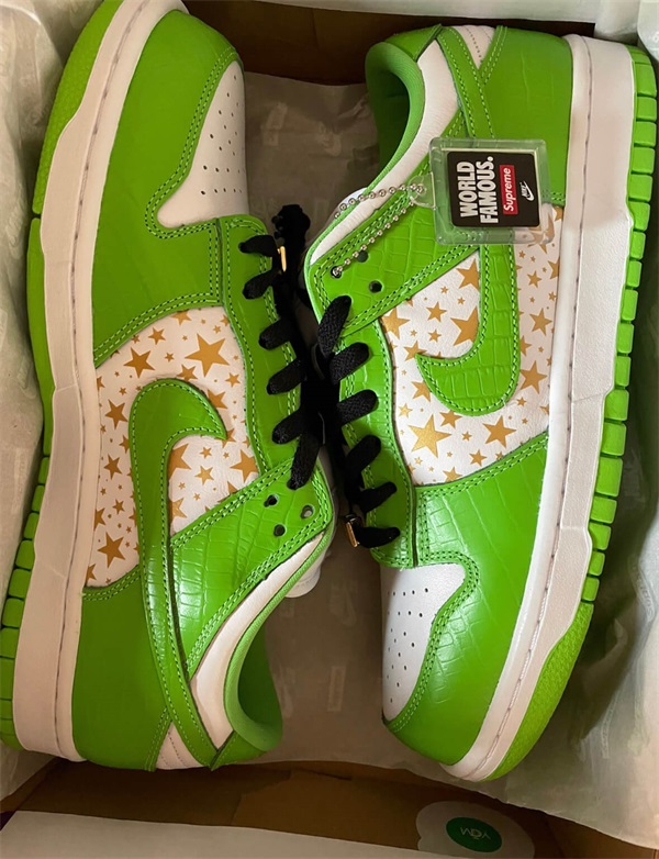 Nike Supreme x Dunk Low OG SB QS 'Mean Green' photo review