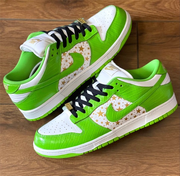 Nike Supreme x Dunk Low OG SB QS 'Mean Green' photo review