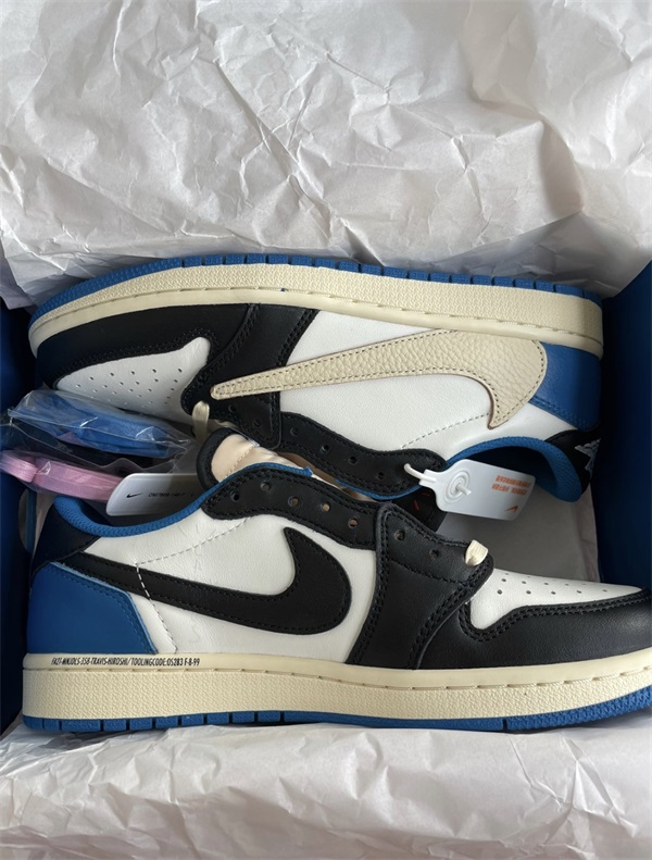 Travis Scott x Fragment x Air Jordan 1 Low OG "White" photo review