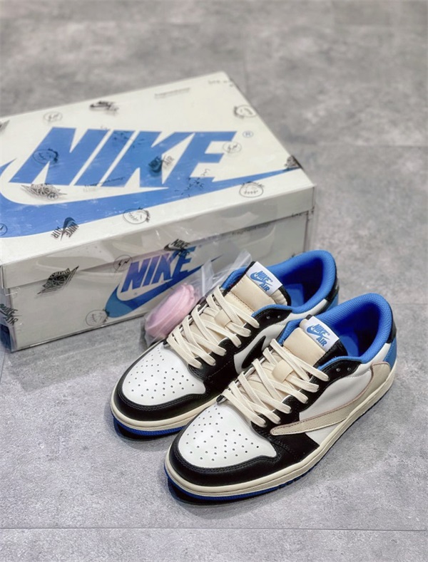 Travis Scott x Fragment x Air Jordan 1 Low OG "White" photo review