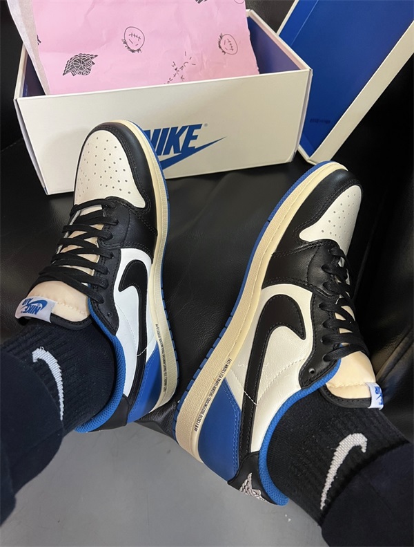 Travis Scott x Fragment x Air Jordan 1 Low OG "White" photo review
