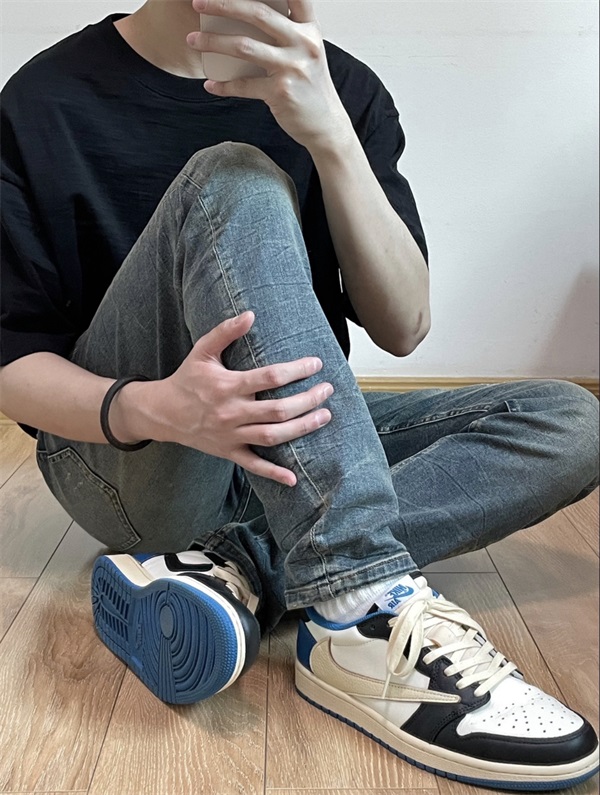 Travis Scott x Fragment x Air Jordan 1 Low OG "White" photo review
